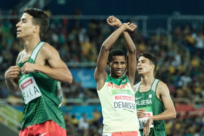 oromo-athlete-tamiru-demisse-center-reacts-after-the-final-of-mens-1500m-of-the-rio-2016-paralympic